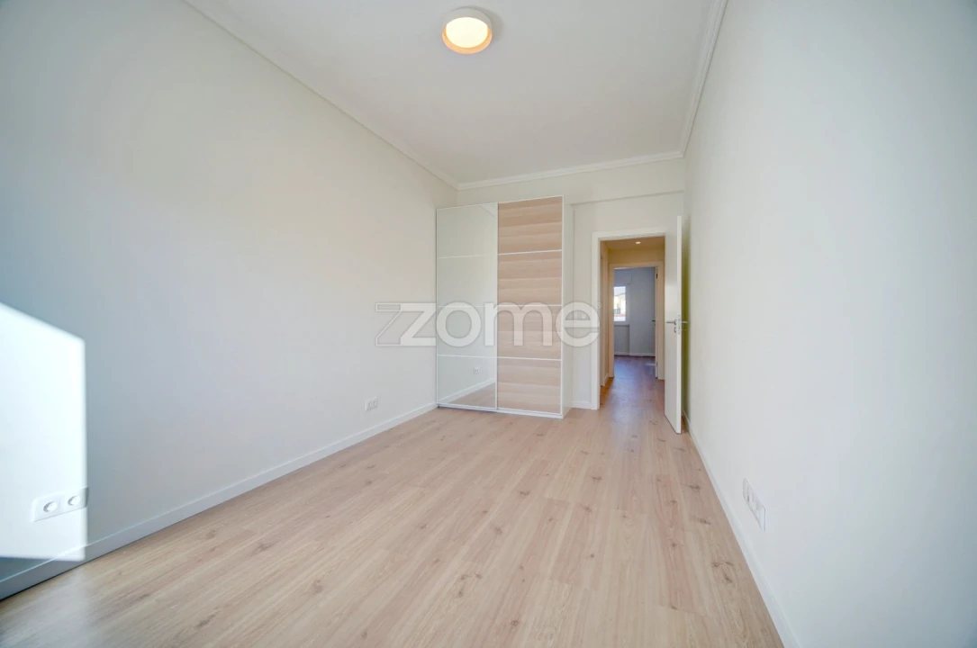 Apartamento T2 para Arrendamento em Benfica Foto 20