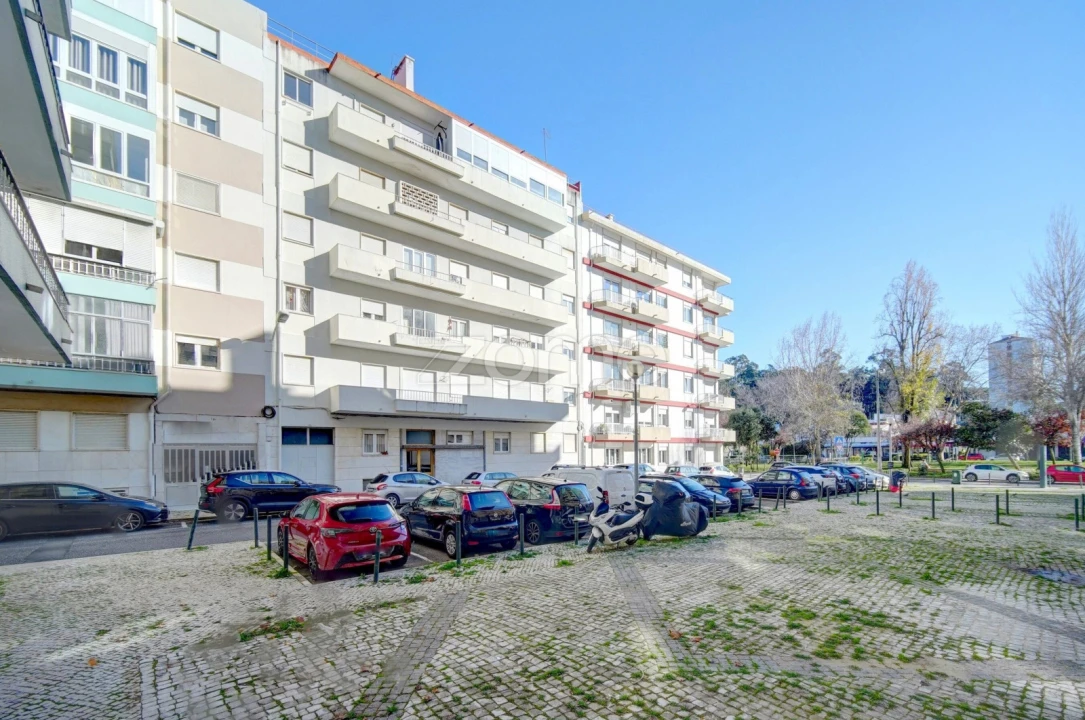 Apartamento T2 para Arrendamento em Benfica Foto 22