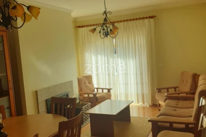 Apartamento T2 para Arrendamento em Aver-O-Mar, Amorim e Terroso
