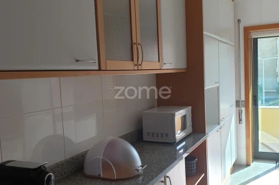 Apartamento T2 para Arrendamento em Aver-O-Mar, Amorim e Terroso