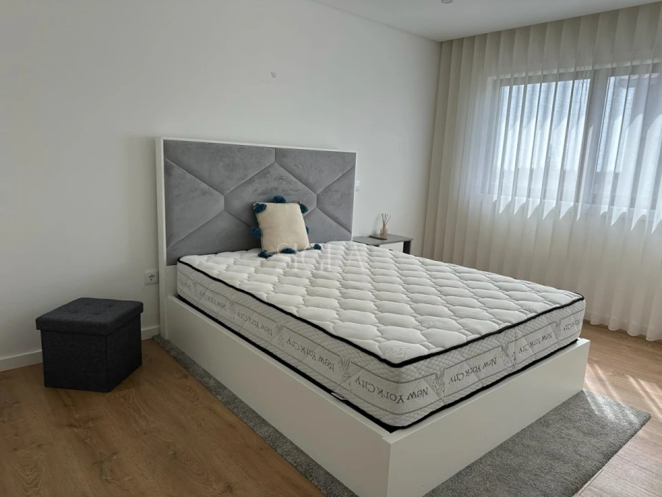 Apartamento T3 para Arrendamento em Gulpilhares e Valadares Foto 16