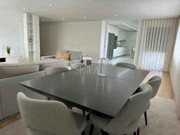 Apartamento T3 para Arrendamento em Gulpilhares e Valadares
