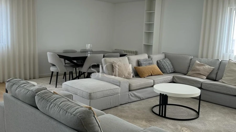Apartamento T3 para Arrendamento em Gulpilhares e Valadares