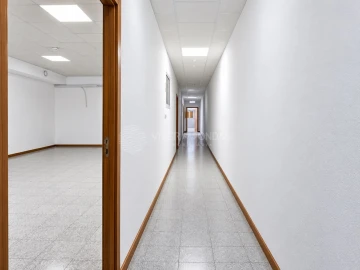 Loja para Venda em Mafamude e Vilar do Paraíso