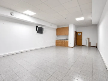 Loja para Venda em Mafamude e Vilar do Paraíso