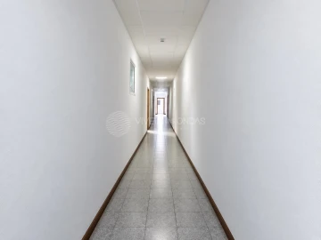 Loja para Venda em Mafamude e Vilar do Paraíso