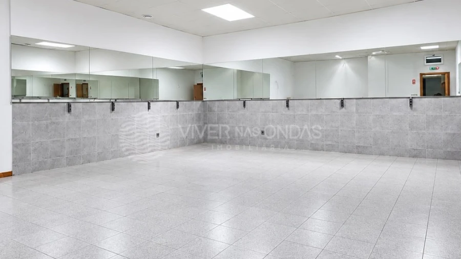 Loja para Venda em Mafamude e Vilar do Paraíso