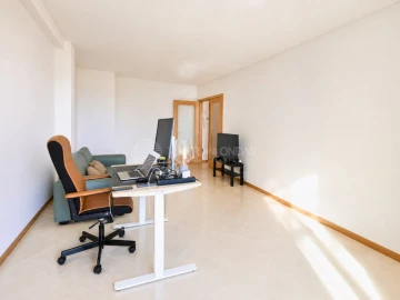 Apartamento T1 para Venda em Mafamude e Vilar do Paraíso