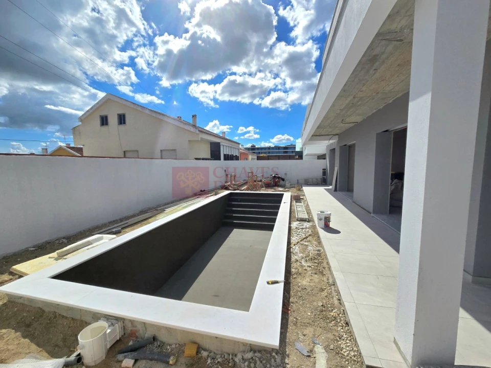 Moradia T4 para Venda em Santa Iria de Azoia, São João da Talha e Bobadela Foto 16