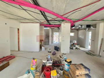 Moradia T4 para Venda em Santa Iria de Azoia, São João da Talha e Bobadela