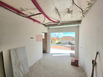 Moradia T4 para Venda em Santa Iria de Azoia, São João da Talha e Bobadela