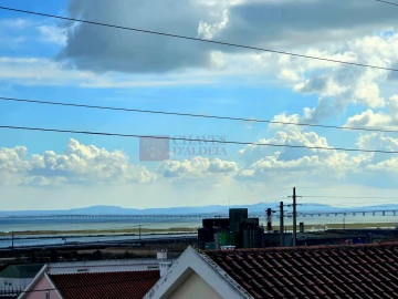Moradia T4 para Venda em Santa Iria de Azoia, São João da Talha e Bobadela