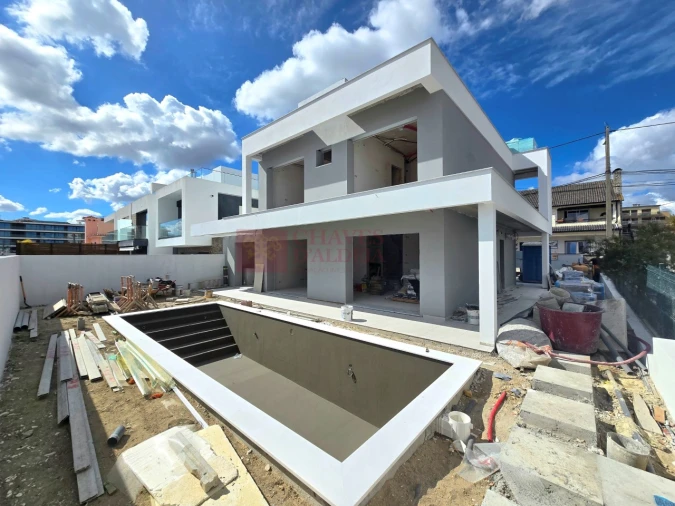 Moradia T4 para Venda em Santa Iria de Azoia, São João da Talha e Bobadela Foto 13