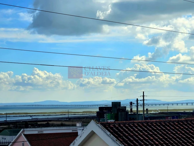 Moradia T4 para Venda em Santa Iria de Azoia, São João da Talha e Bobadela Foto 47
