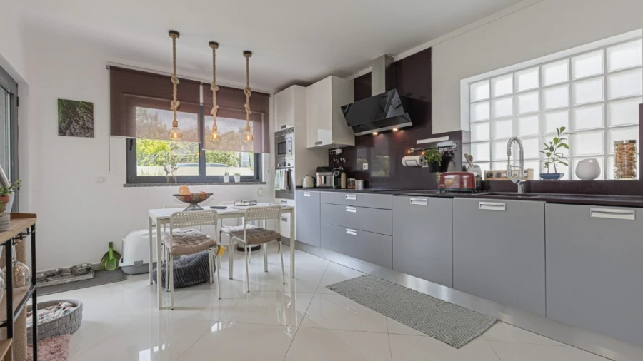 Moradia T4 para Venda em Santo Antonio da Charneca