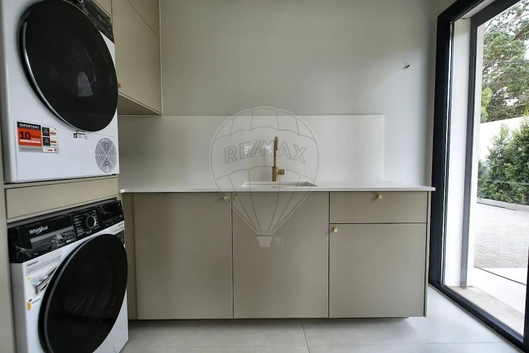 Moradia T5 para Venda em Alcabideche Foto 30