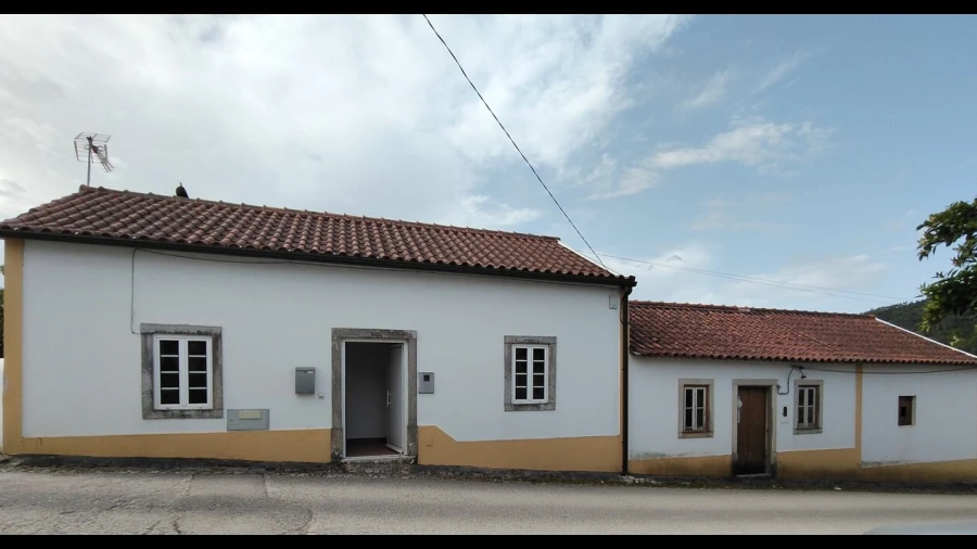 Moradia T5 para Venda em Chão de Couce