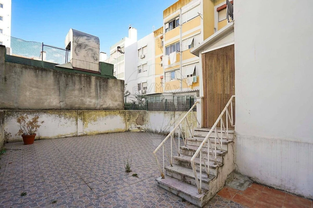 Apartamento T2 para Venda em Penha de França Foto 5
