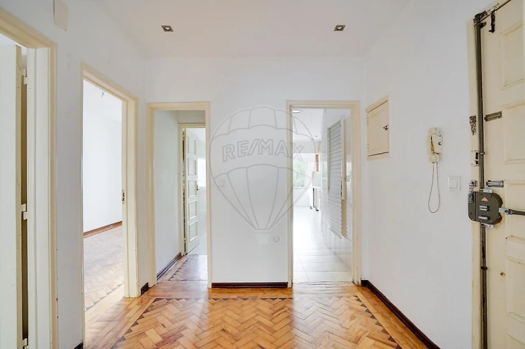 Apartamento T2 para Venda em Penha de França Foto 7