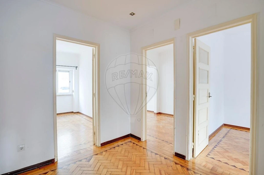Apartamento T2 para Venda em Penha de França Foto 2