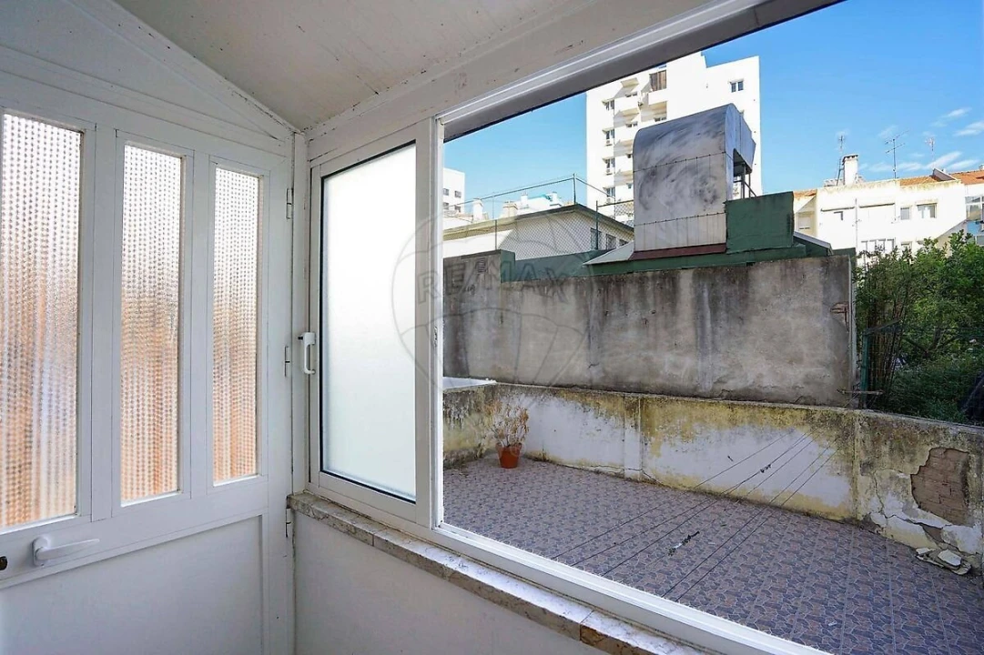 Apartamento T2 para Venda em Penha de França Foto 12