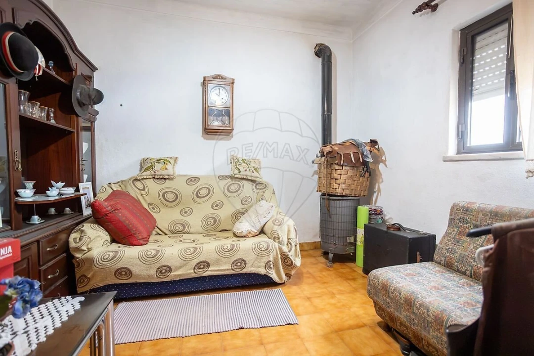 Moradia T2 para Venda em Couço Foto 6