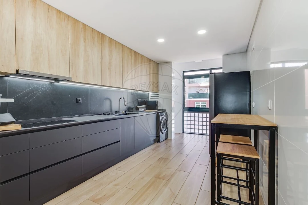 Apartamento T3 para Venda em Rio de Mouro Foto 1