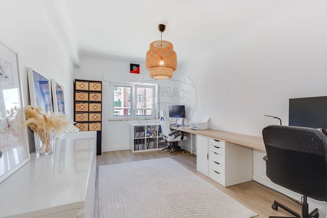 Apartamento T3 para Venda em Rio de Mouro Foto 23