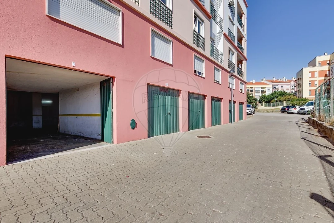 Apartamento T3 para Venda em Rio de Mouro Foto 44