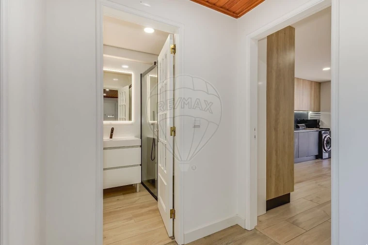 Apartamento T3 para Venda em Rio de Mouro Foto 6
