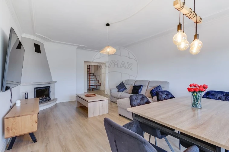 Apartamento T3 para Venda em Rio de Mouro Foto 7