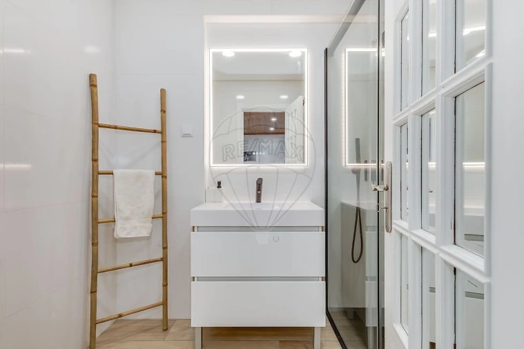 Apartamento T3 para Venda em Rio de Mouro Foto 12