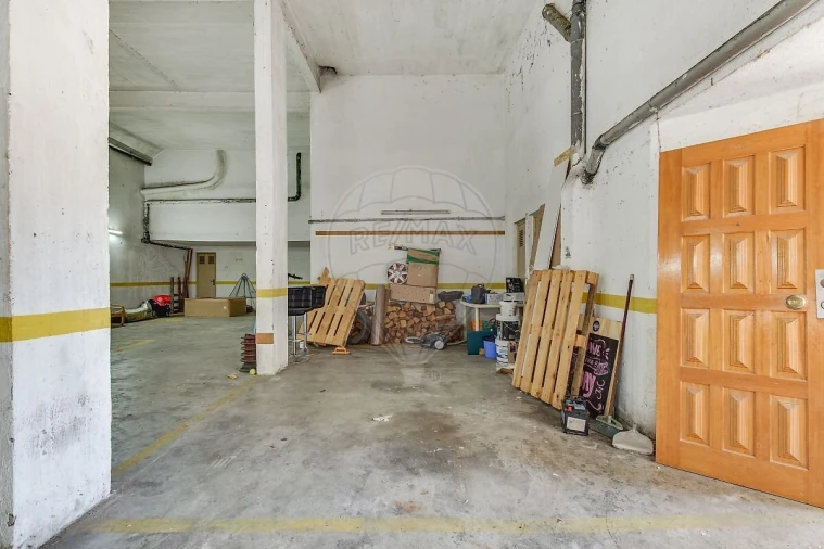 Apartamento T3 para Venda em Rio de Mouro Foto 45