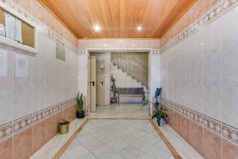 Apartamento T3 para Venda em Rio de Mouro Foto 46