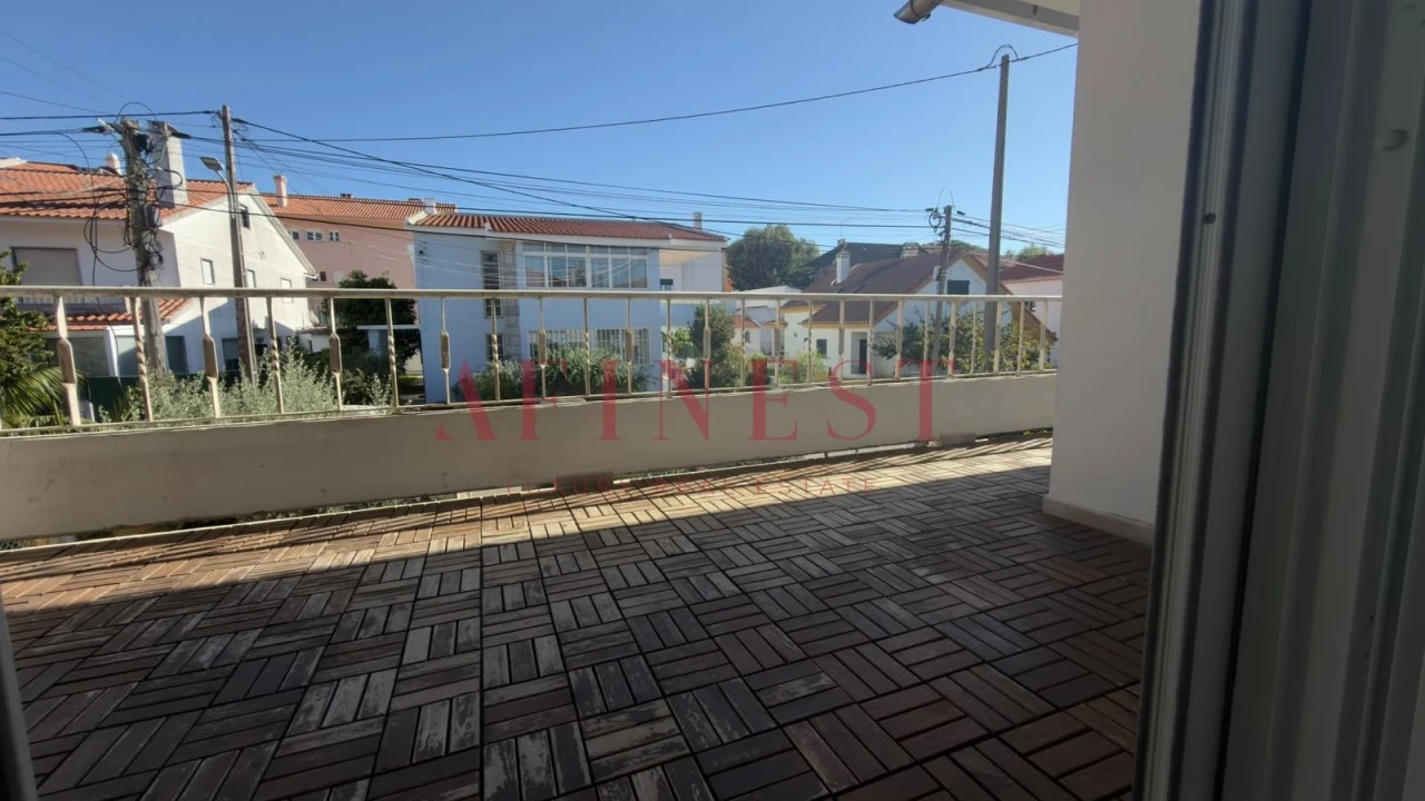Apartamento T2 para Arrendamento em Carcavelos e Parede Foto 11