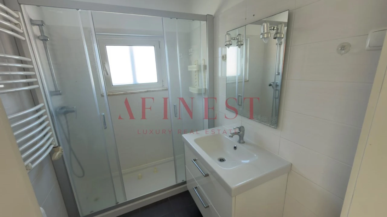 Apartamento T2 para Arrendamento em Carcavelos e Parede Foto 13