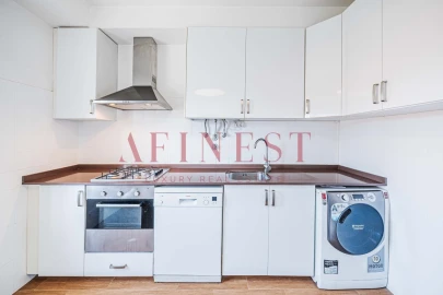 Apartamento T2 para Arrendamento em Carcavelos e Parede