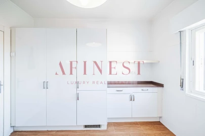 Apartamento T2 para Arrendamento em Carcavelos e Parede