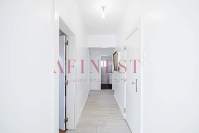 Apartamento T2 para Arrendamento em Carcavelos e Parede