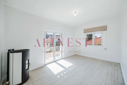 Apartamento T2 para Arrendamento em Carcavelos e Parede