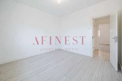 Apartamento T2 para Arrendamento em Carcavelos e Parede