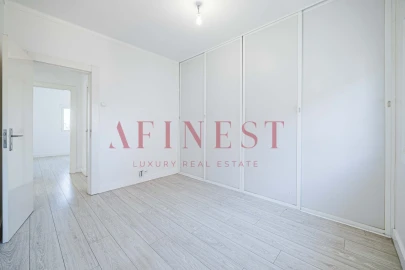 Apartamento T2 para Arrendamento em Carcavelos e Parede