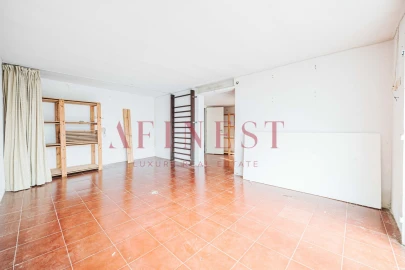 Apartamento T2 para Arrendamento em Carcavelos e Parede