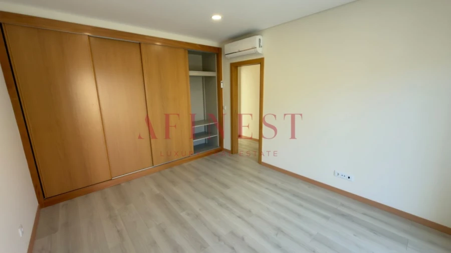 Moradia T3 para Venda em Pontinha e Famões Foto 7