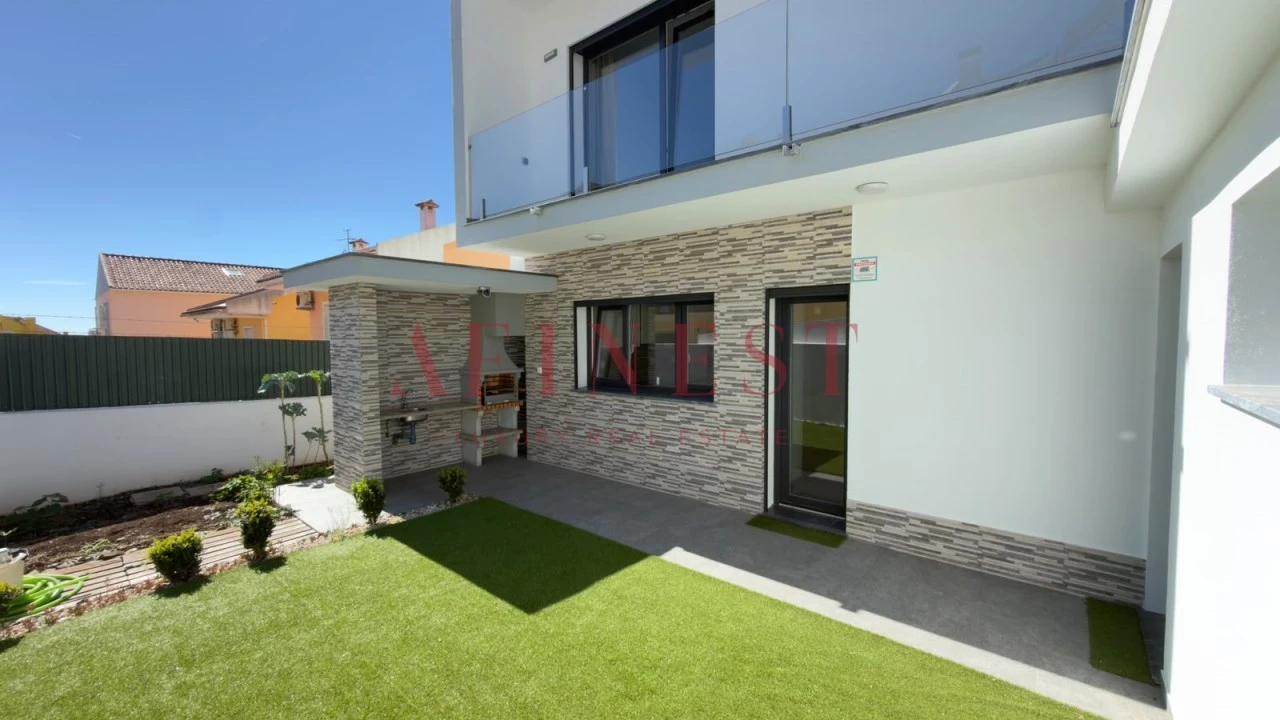 Moradia T3 para Arrendamento em Pontinha e Famões Foto 1