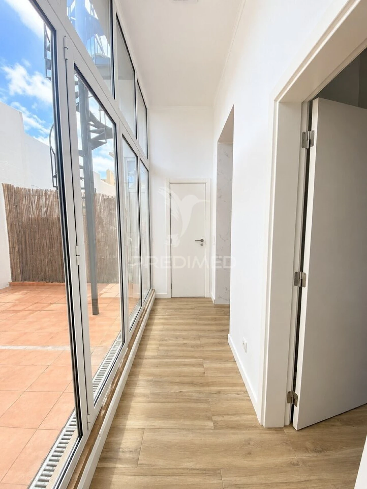 Apartamento T2 para Venda em Alvalade Foto 2