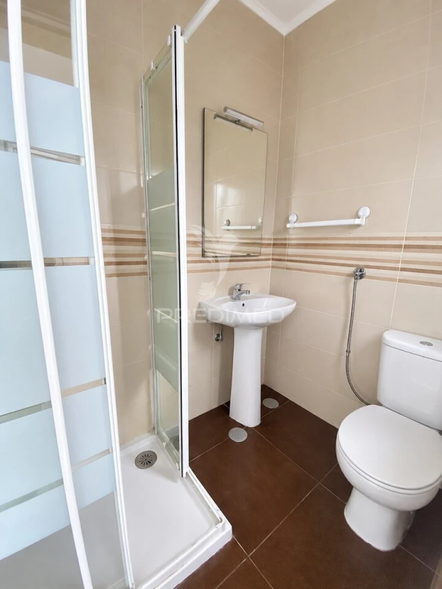 Apartamento T2 para Venda em Alvalade Foto 7