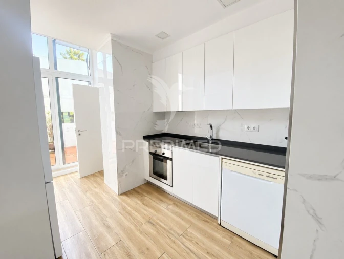 Apartamento T2 para Venda em Alvalade Foto 3