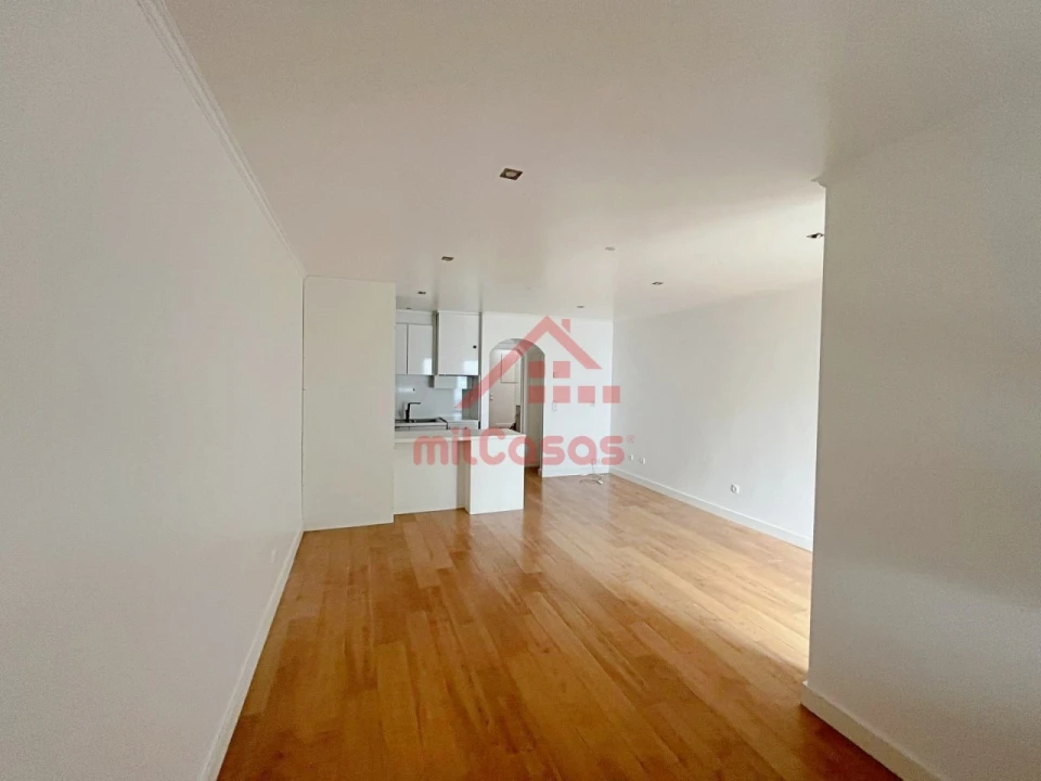 Apartamento T1 para Arrendamento em Ericeira Foto 7