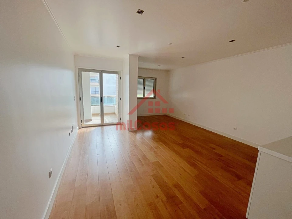 Apartamento T1 para Arrendamento em Ericeira Foto 8